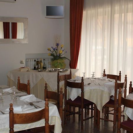 Hotel Solaris Giulianova Exterior foto