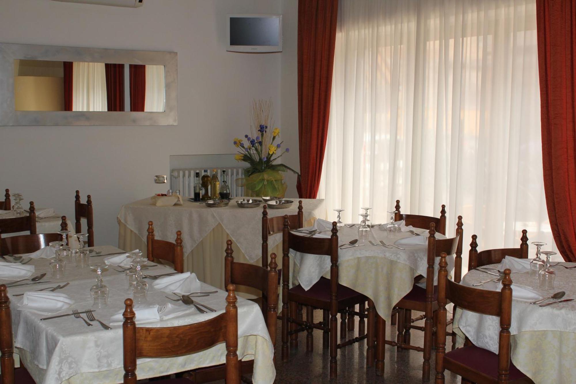 Hotel Solaris Giulianova Exterior foto